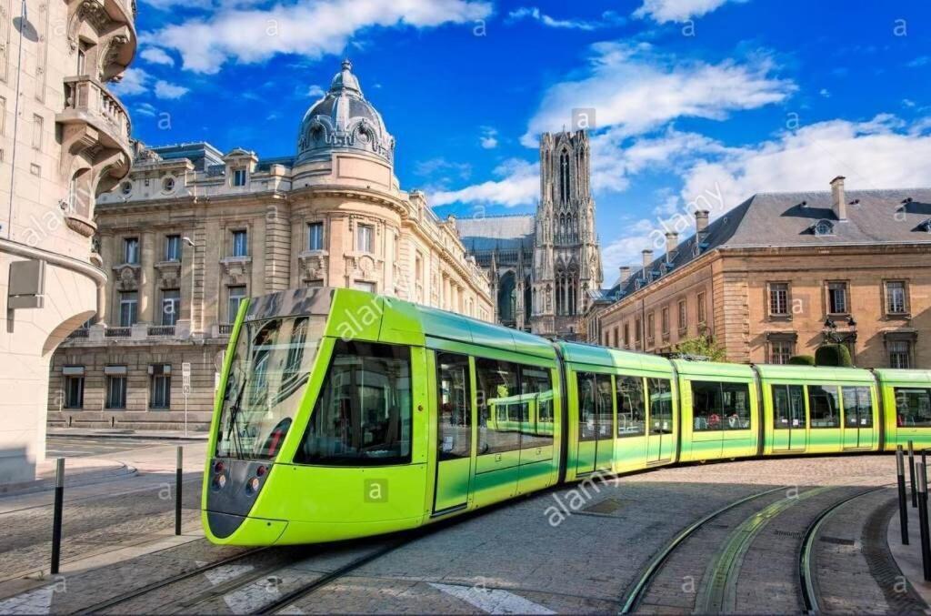 By Le Parvis * Reims