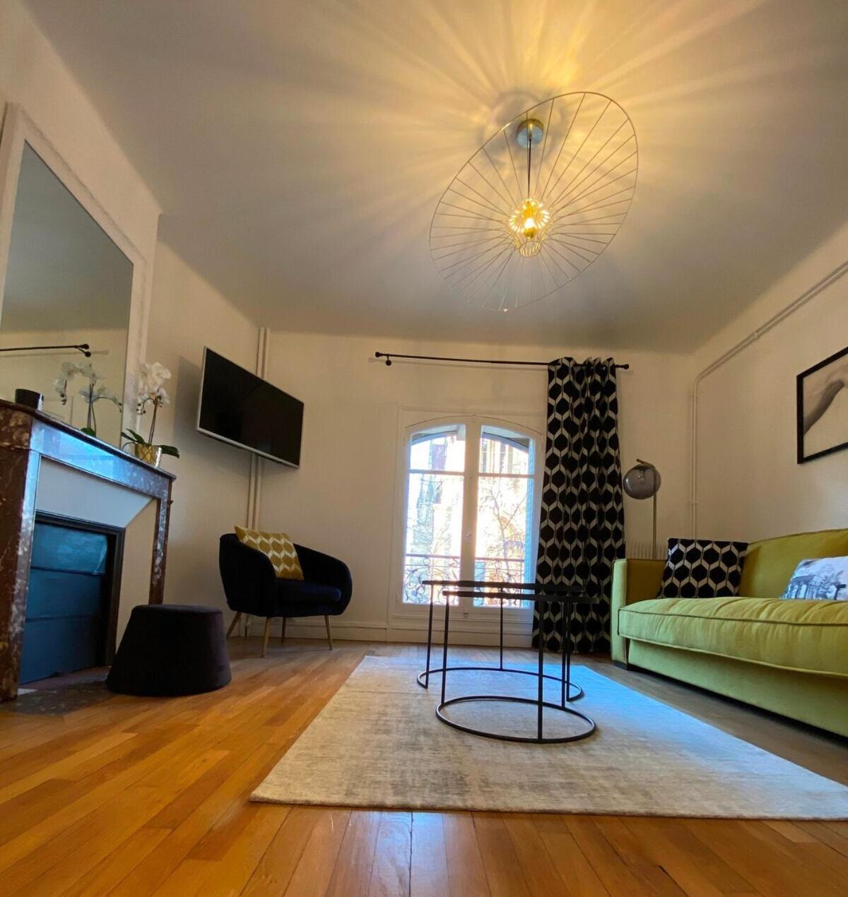 By Le Parvis Apartment *