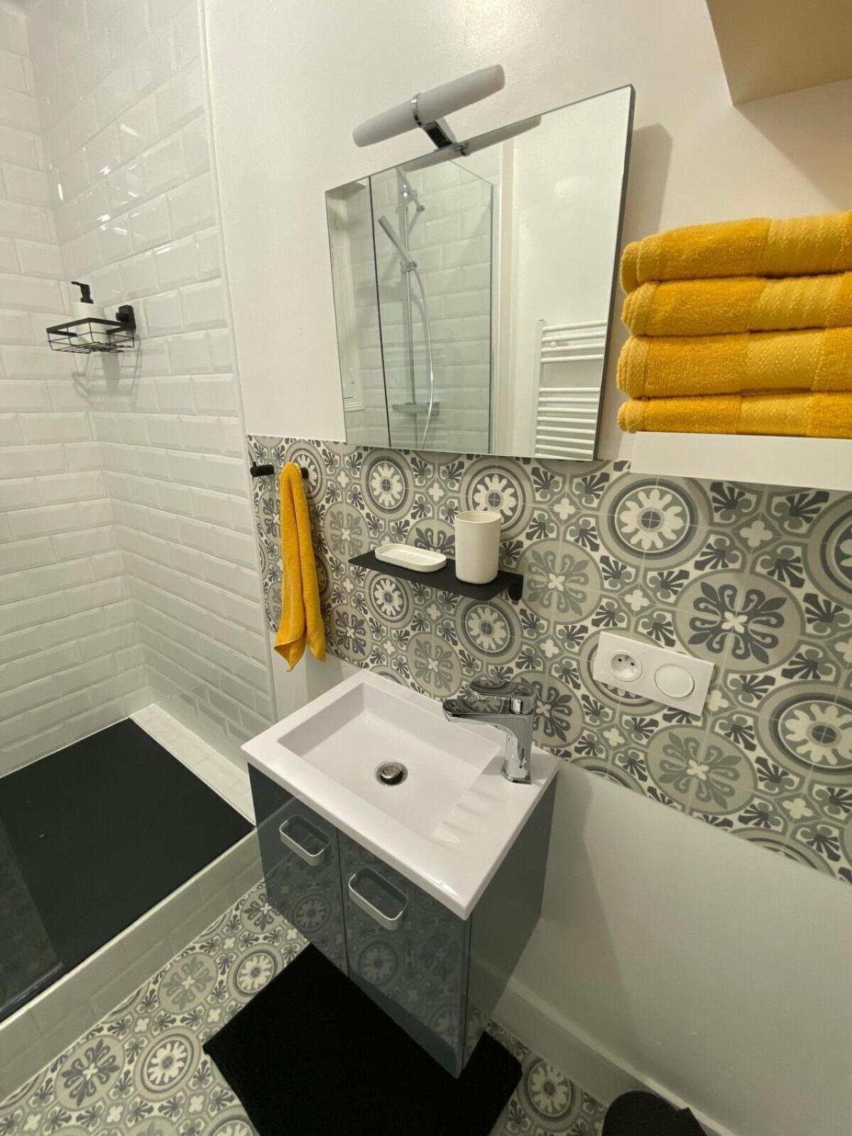 By Le Parvis Apartment *