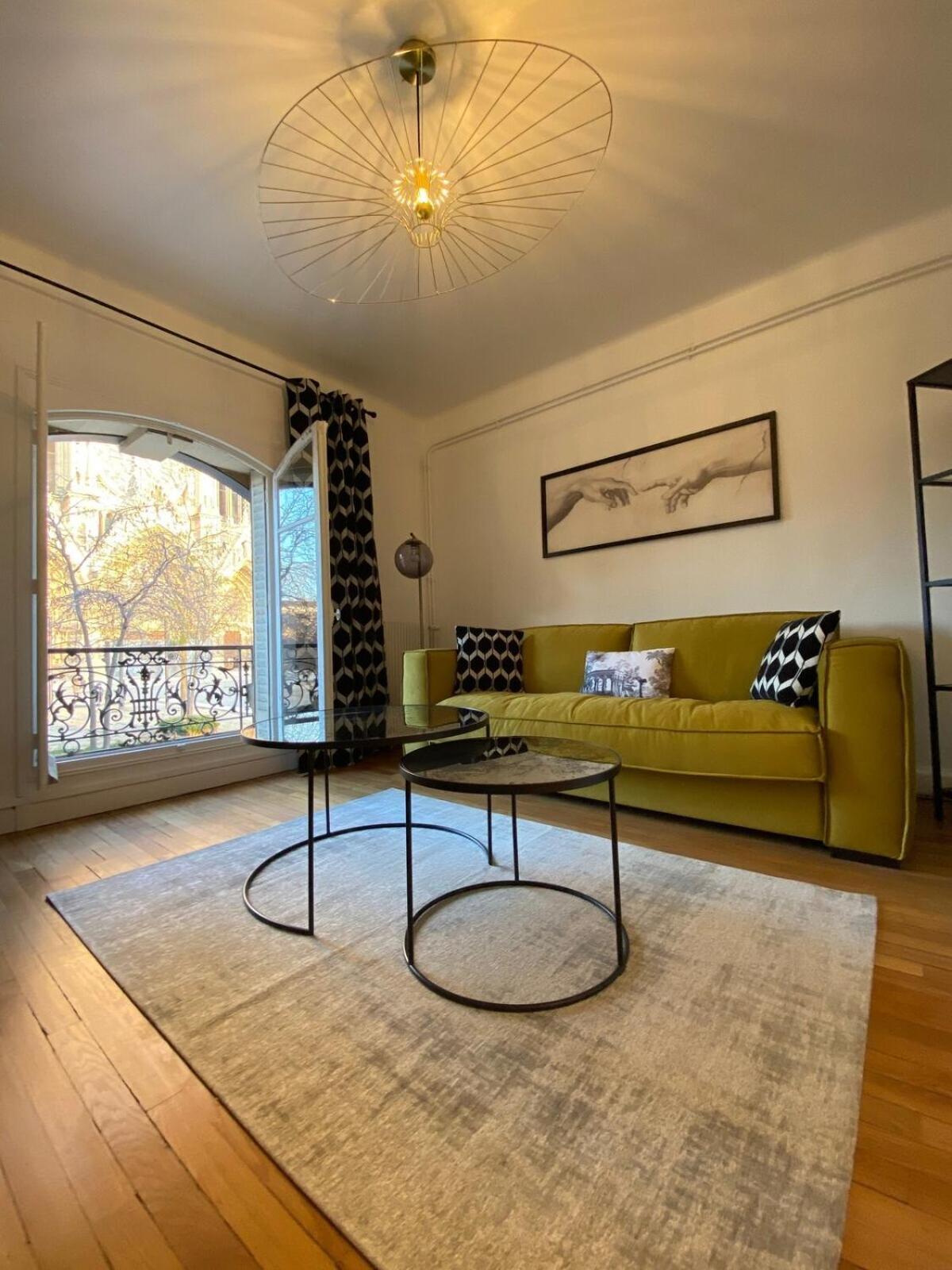 By Le Parvis Apartment *